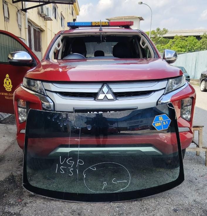 Windscreen service